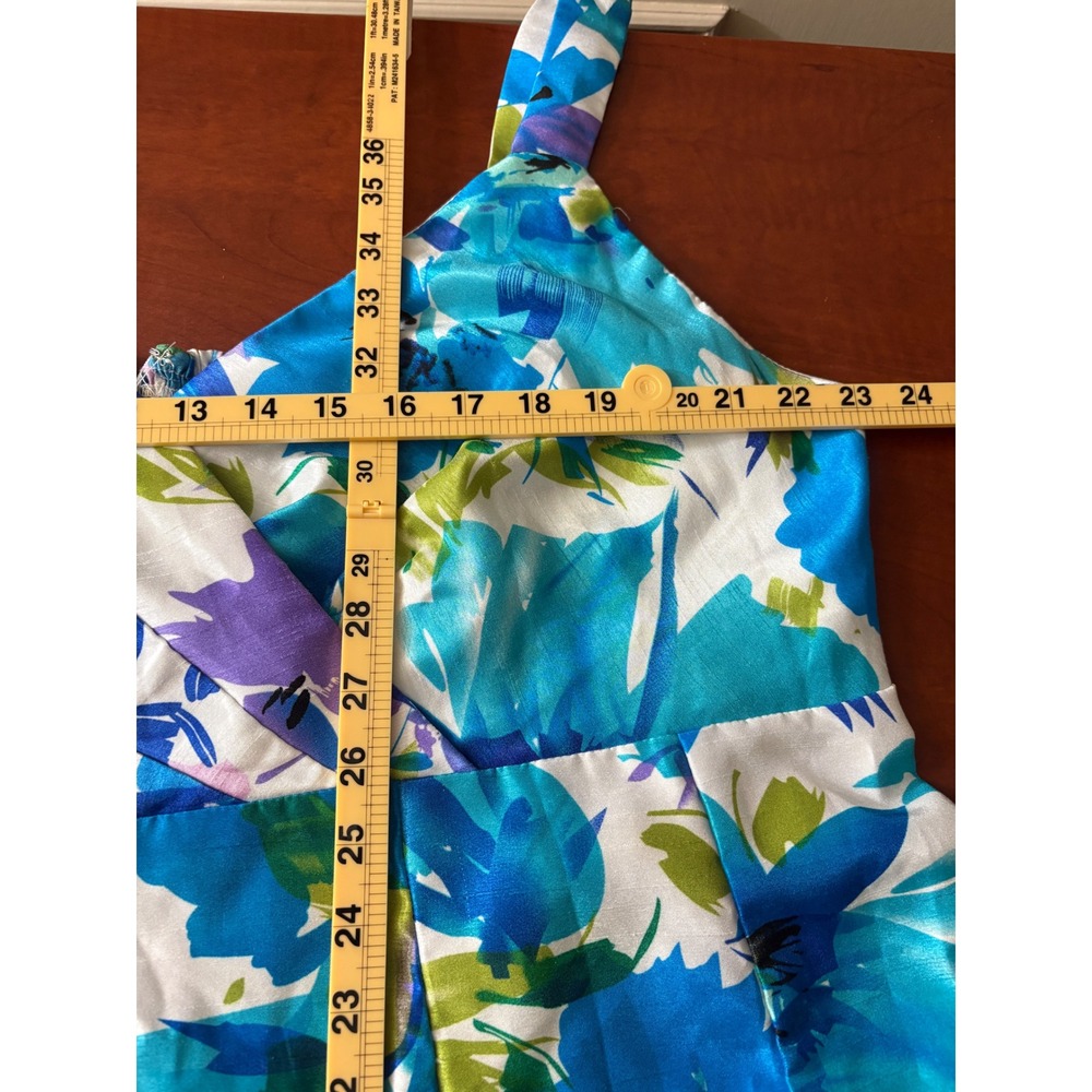 R&K Originals Woman Blue Floral V-Neck Smocked Back Dress Plus Size 18W - Picture 4 of 5